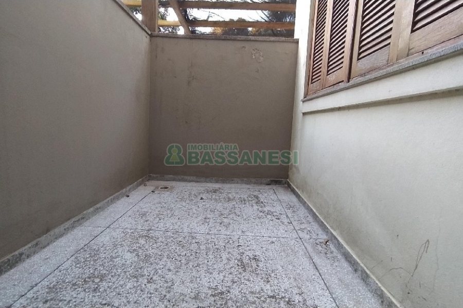 Apartamento com 110m², 2 dormitórios, 1 vaga, no bairro Medianeira em Caxias do Sul para Alugar