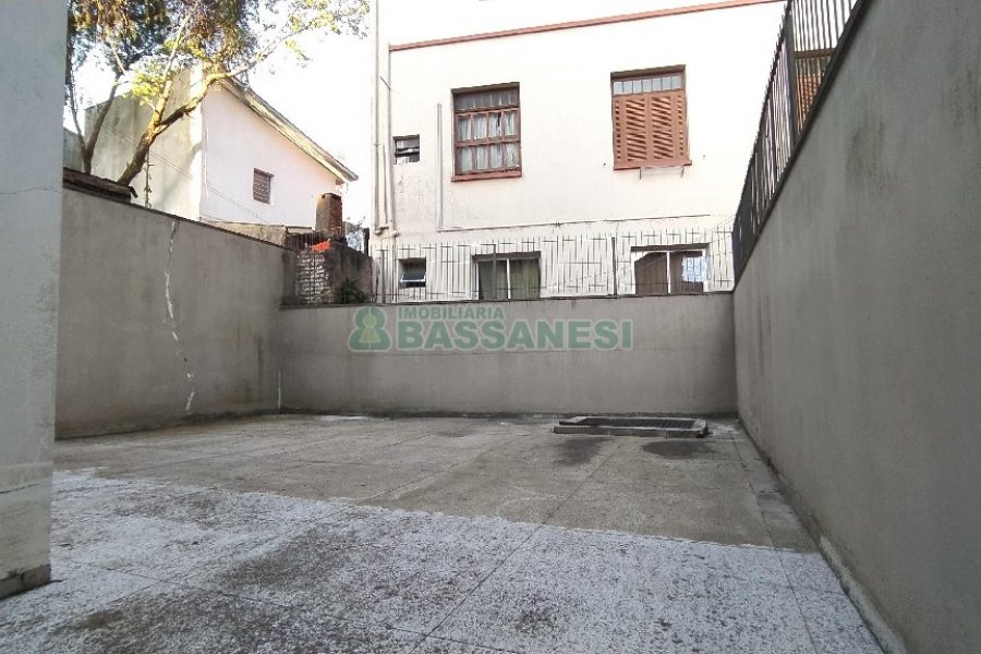 Apartamento com 110m², 2 dormitórios, 1 vaga, no bairro Medianeira em Caxias do Sul para Alugar