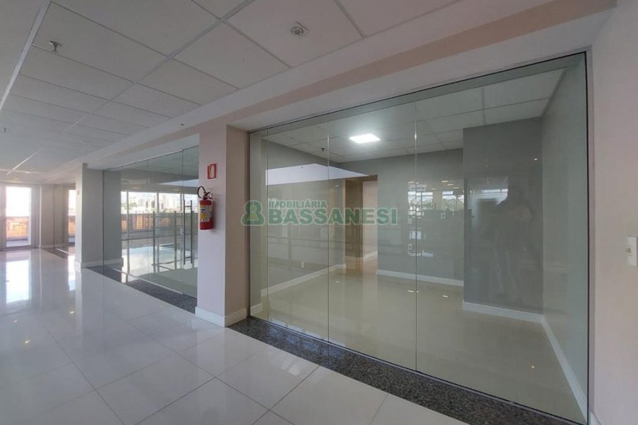 Sala com 80m², no bairro Centro em Caxias do Sul para Alugar