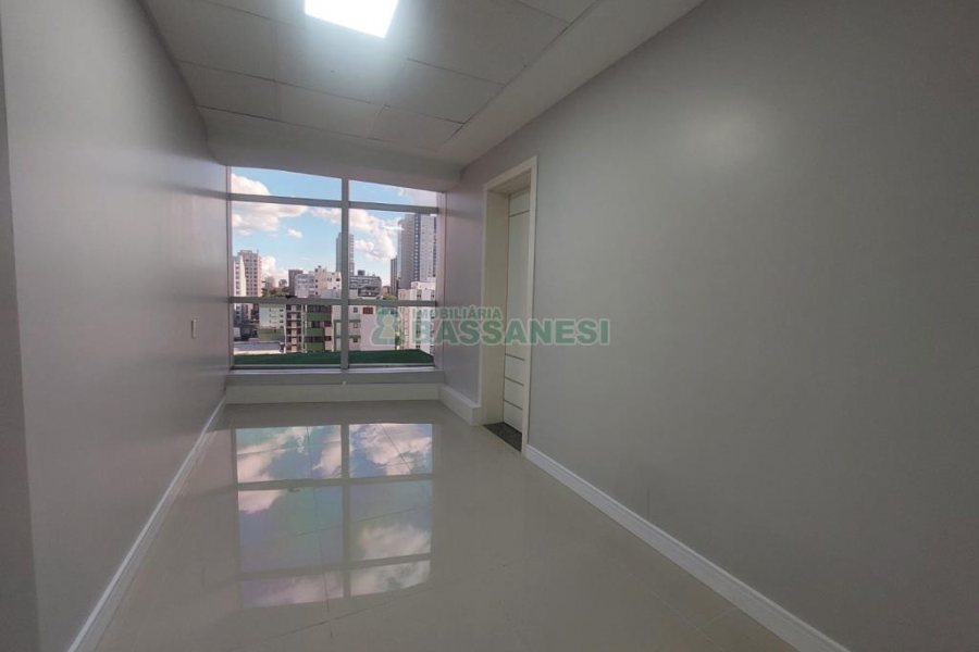 Sala com 80m², no bairro Centro em Caxias do Sul para Alugar