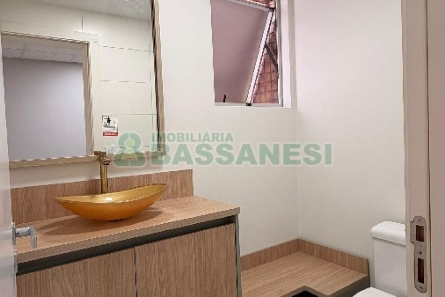 Sala com 80m², no bairro Centro em Caxias do Sul para Alugar