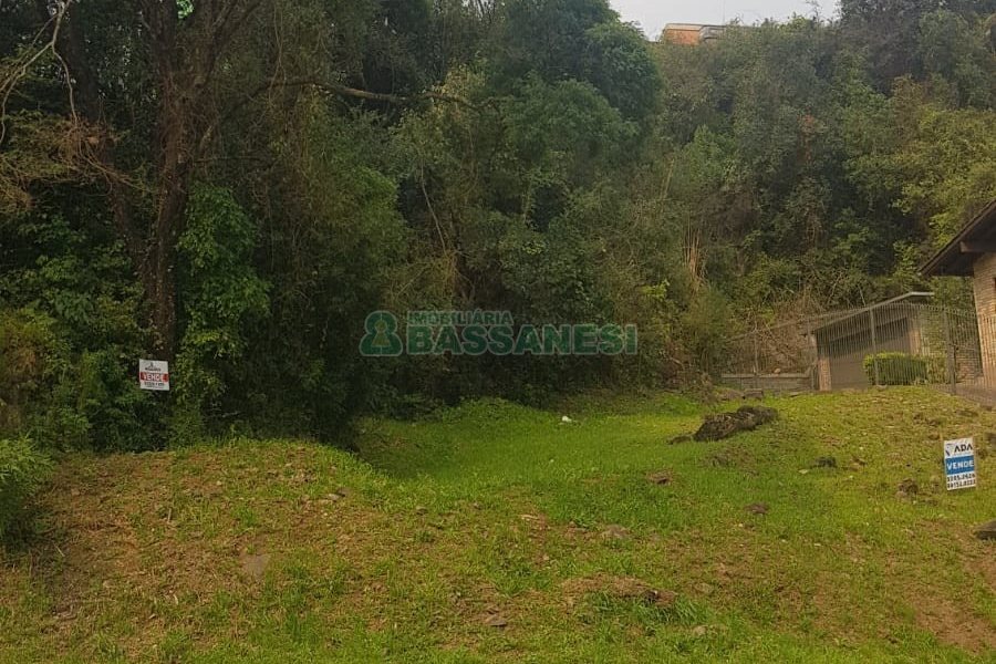 Terreno, no bairro Nossa Senhora de Fátima em Caxias do Sul para Comprar