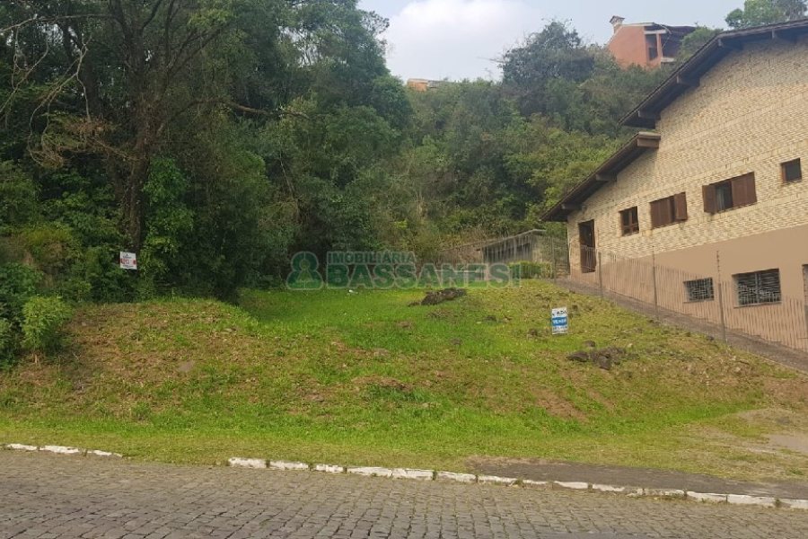 Terreno, no bairro Nossa Senhora de Fátima em Caxias do Sul para Comprar