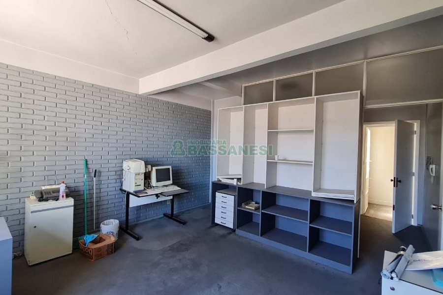 Sala com 34m², no bairro São Pelegrino em Caxias do Sul para Comprar