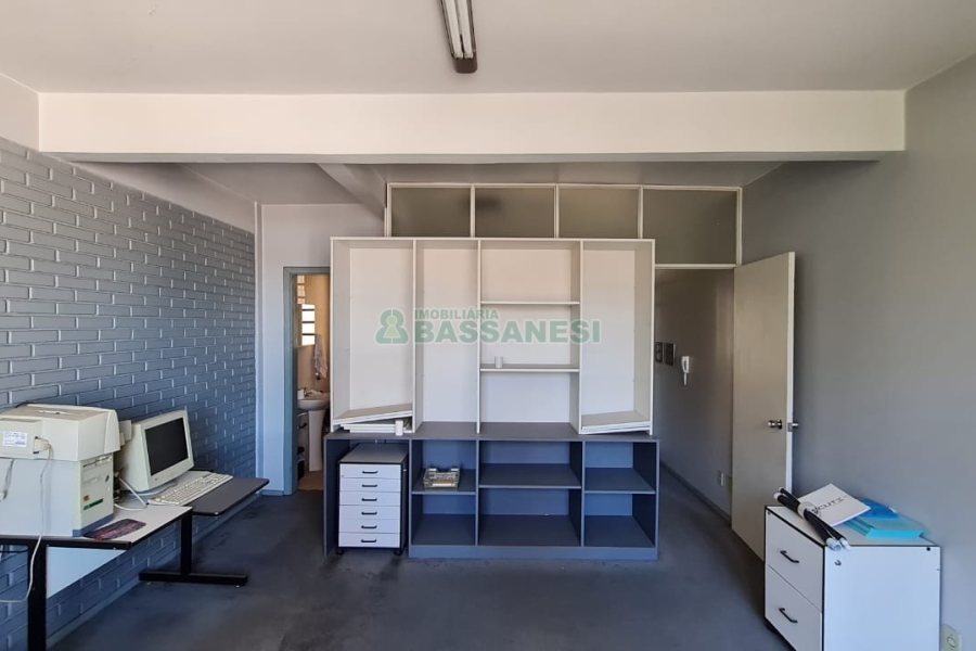 Sala com 34m², no bairro São Pelegrino em Caxias do Sul para Comprar