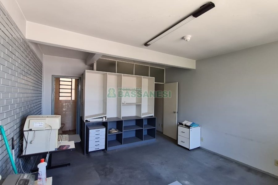 Sala com 34m², no bairro São Pelegrino em Caxias do Sul para Comprar
