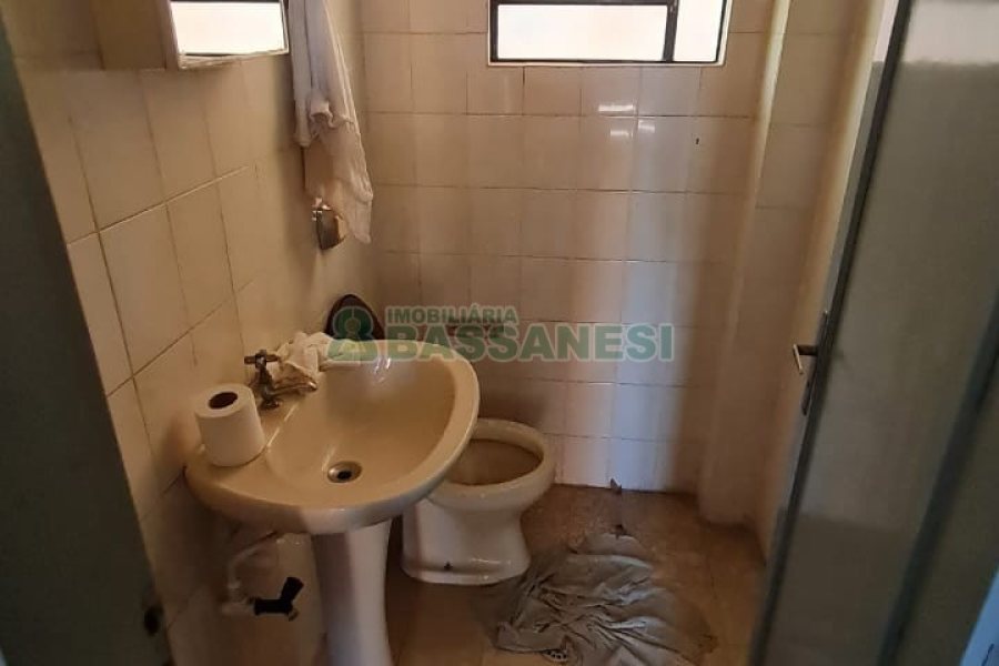 Sala com 34m², no bairro São Pelegrino em Caxias do Sul para Comprar