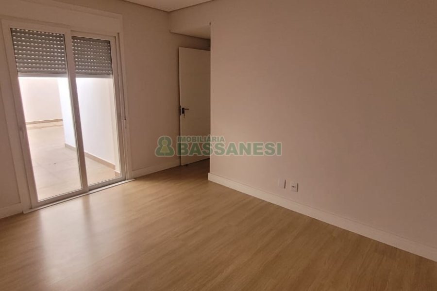 Apartamento com 276m², 3 dormitórios, 2 vagas, no bairro Pio X em Caxias do Sul para Comprar