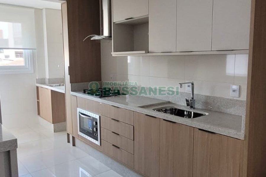 Apartamento com 165m², 3 dormitórios, 3 vagas, no bairro Pio X em Caxias do Sul para Comprar
