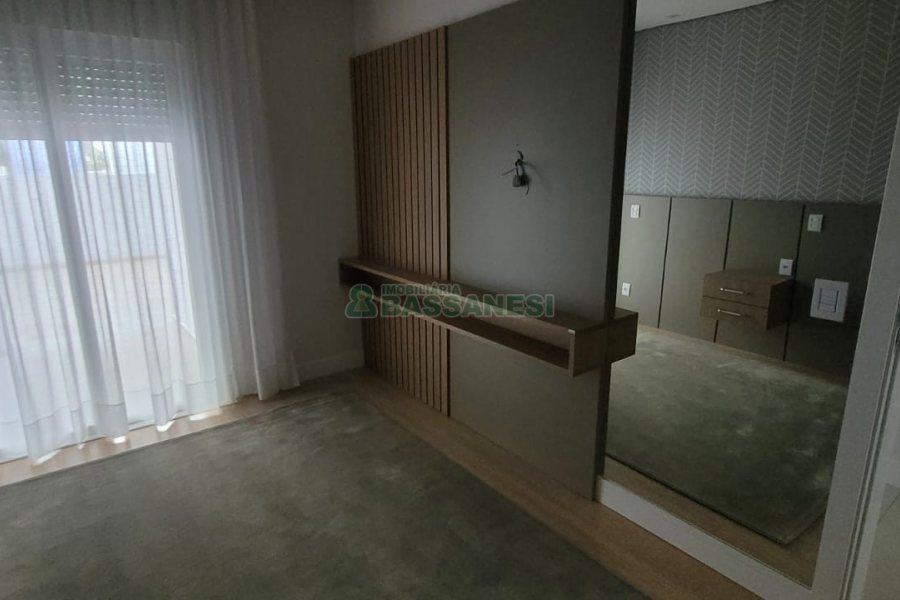 Apartamento com 165m², 3 dormitórios, 3 vagas, no bairro Pio X em Caxias do Sul para Comprar