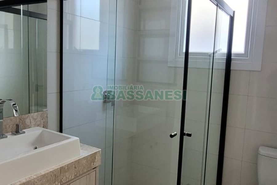 Apartamento com 165m², 3 dormitórios, 3 vagas, no bairro Pio X em Caxias do Sul para Comprar
