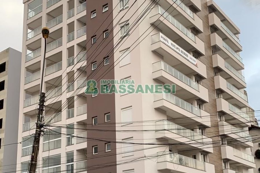 Apartamento com 165m², 3 dormitórios, 3 vagas, no bairro Pio X em Caxias do Sul para Comprar