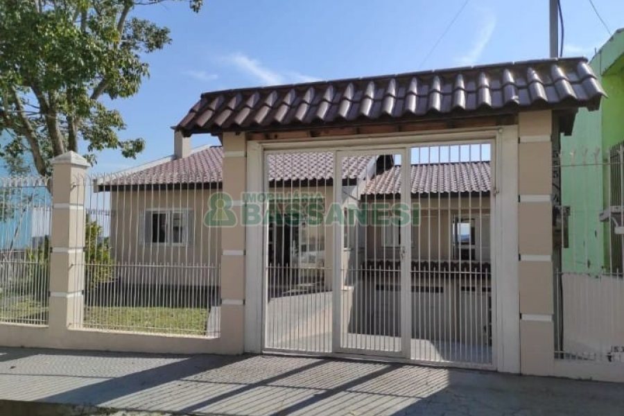 Casa com 149m², 3 dormitórios, 2 vagas, no bairro Santa Fé em Caxias do Sul para Comprar