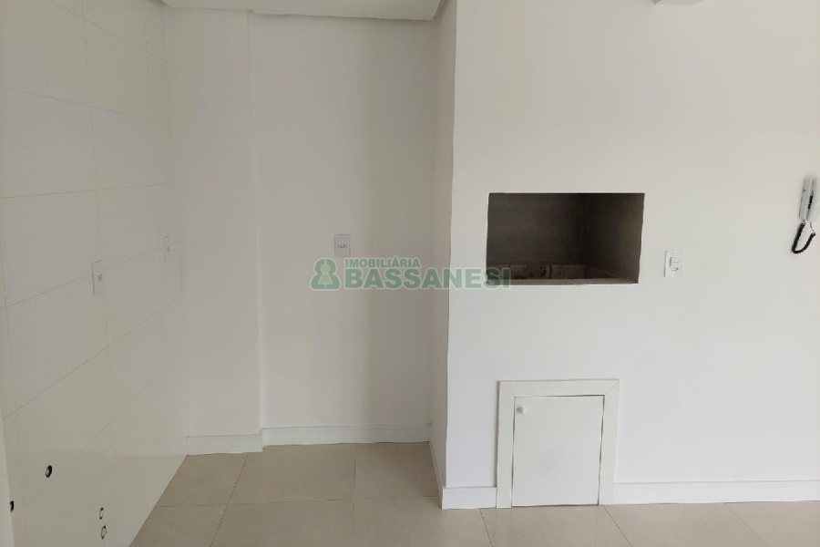 Apartamento com 78m², 2 dormitórios, 2 vagas, no bairro Pio X em Caxias do Sul para Alugar