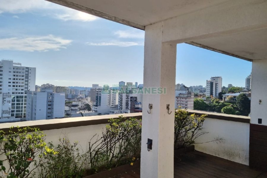 Apto/Cobertura com 297m², 3 dormitórios, 3 vagas, no bairro Lourdes em Caxias do Sul para Comprar