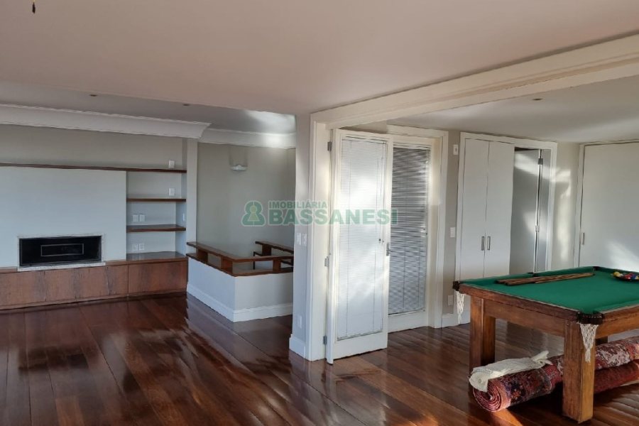 Apto/Cobertura com 297m², 3 dormitórios, 3 vagas, no bairro Lourdes em Caxias do Sul para Comprar