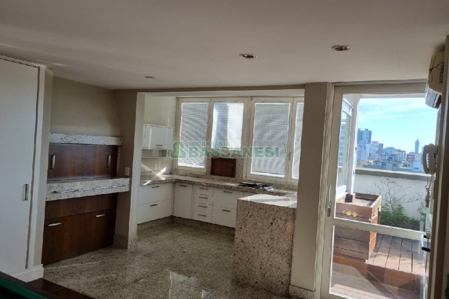 Apto/Cobertura com 297m², 3 dormitórios, 3 vagas, no bairro Lourdes em Caxias do Sul para Comprar