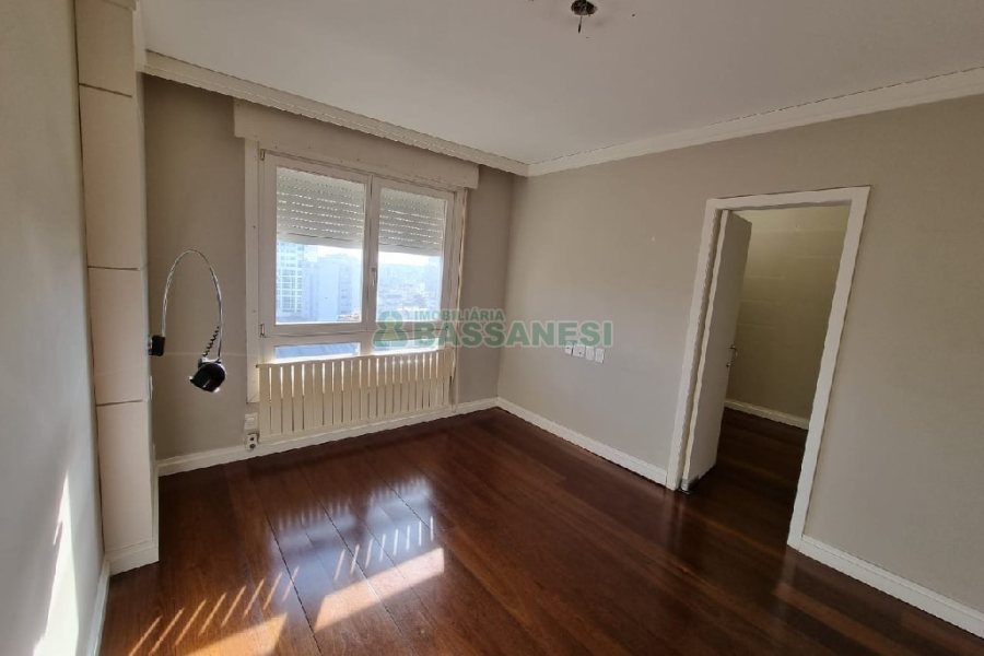 Apto/Cobertura com 297m², 3 dormitórios, 3 vagas, no bairro Lourdes em Caxias do Sul para Comprar