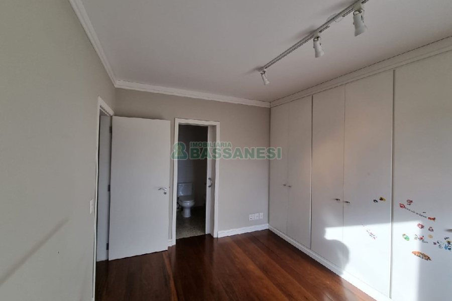 Apto/Cobertura com 297m², 3 dormitórios, 3 vagas, no bairro Lourdes em Caxias do Sul para Comprar