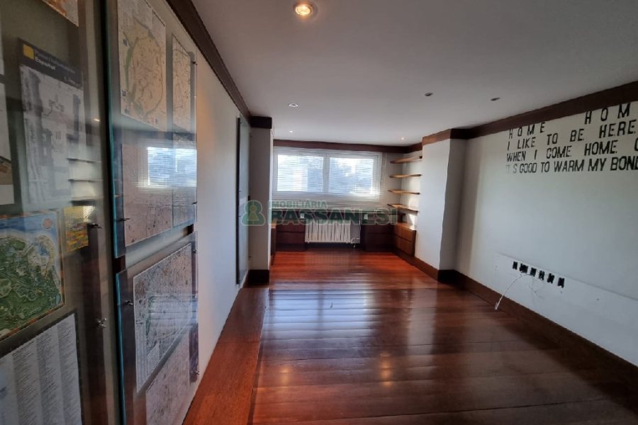 Apto/Cobertura com 297m², 3 dormitórios, 3 vagas, no bairro Lourdes em Caxias do Sul para Comprar