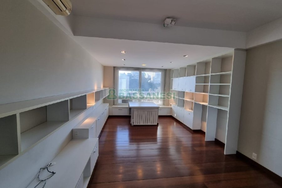 Apto/Cobertura com 297m², 3 dormitórios, 3 vagas, no bairro Lourdes em Caxias do Sul para Comprar