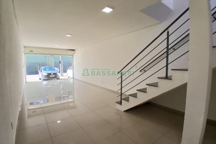 Loja com 90m², no bairro Pio X em Caxias do Sul para Alugar