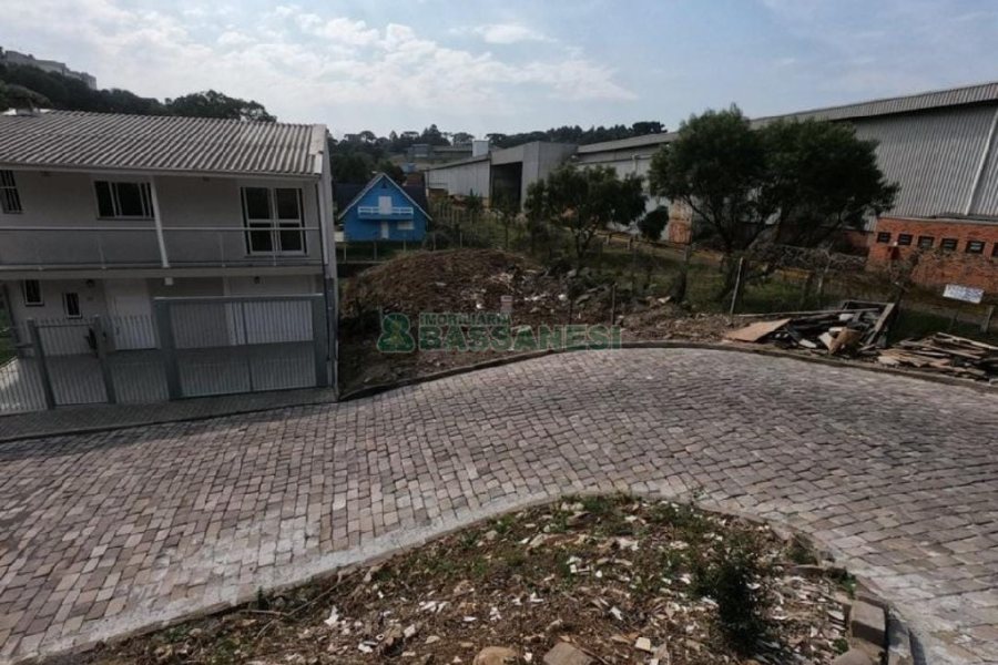 Terreno, no bairro Diamantino em Caxias do Sul para Comprar