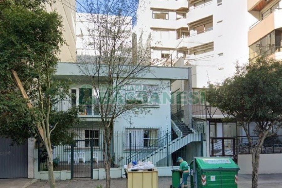 Casa Comercial com 242m², no bairro Centro em Caxias do Sul para Comprar
