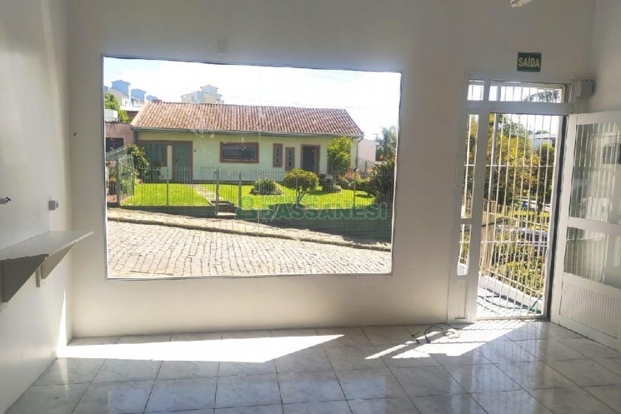 Loja com 80m², no bairro Desvio Rizzo em Caxias do Sul para Alugar
