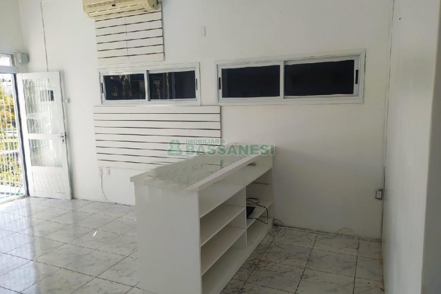 Loja com 80m², no bairro Desvio Rizzo em Caxias do Sul para Alugar