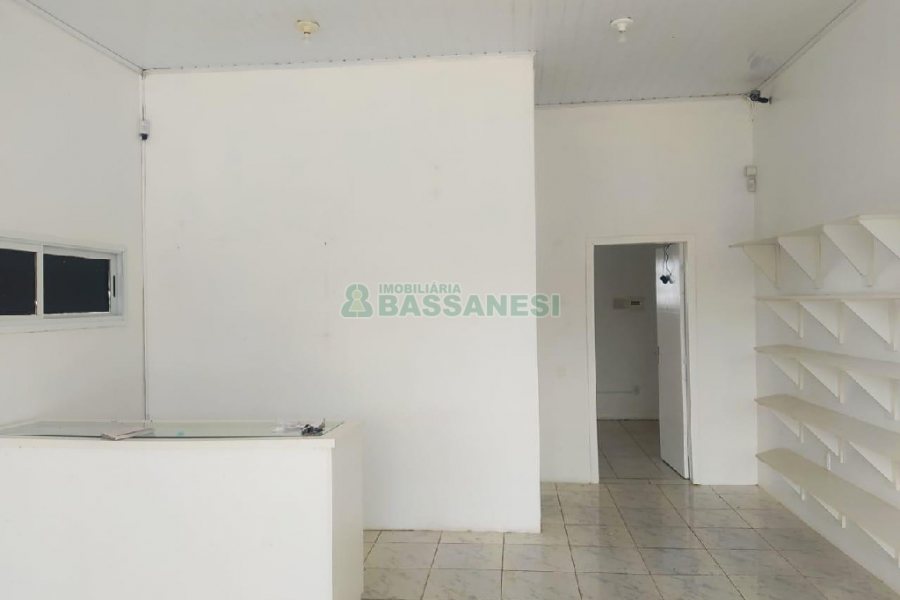 Loja com 80m², no bairro Desvio Rizzo em Caxias do Sul para Alugar