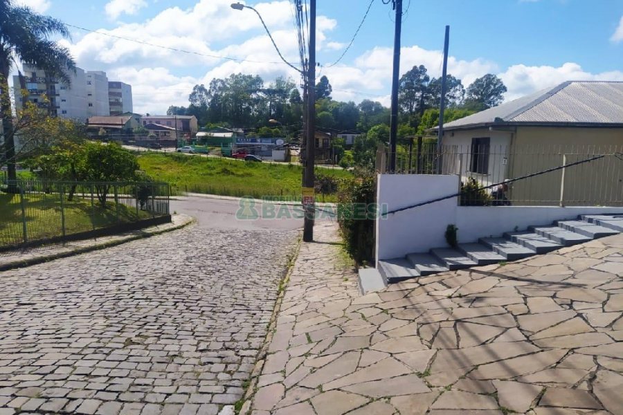 Loja com 80m², no bairro Desvio Rizzo em Caxias do Sul para Alugar