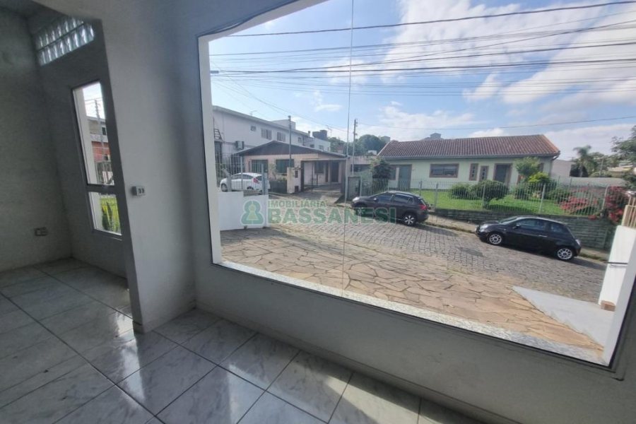 Loja com 80m², no bairro Desvio Rizzo em Caxias do Sul para Alugar