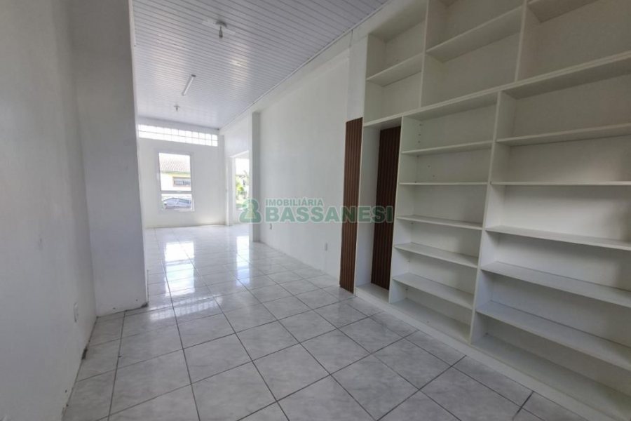 Loja com 80m², no bairro Desvio Rizzo em Caxias do Sul para Alugar