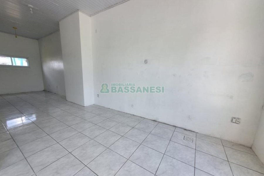 Loja com 80m², no bairro Desvio Rizzo em Caxias do Sul para Alugar