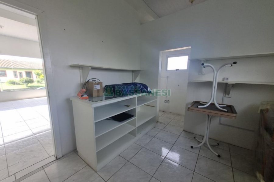 Loja com 80m², no bairro Desvio Rizzo em Caxias do Sul para Alugar