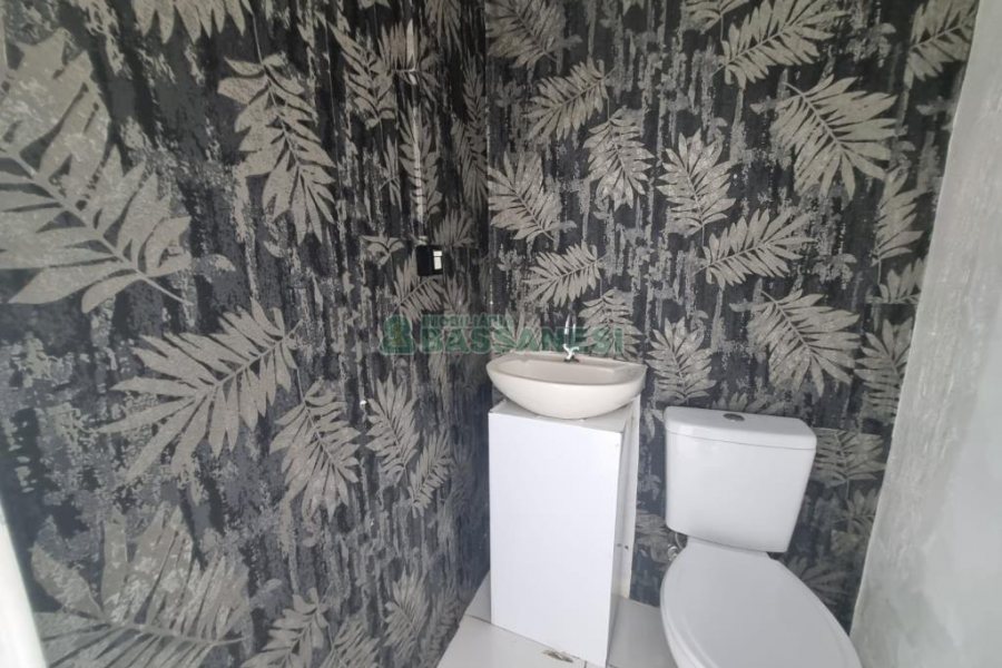 Loja com 80m², no bairro Desvio Rizzo em Caxias do Sul para Alugar