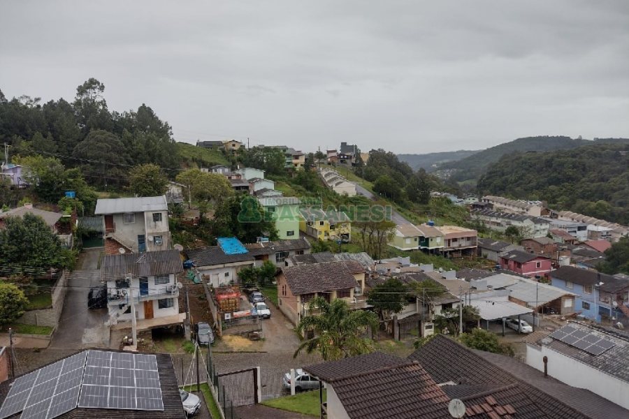 Apartamento com 56m², 2 dormitórios, 1 vaga, no bairro Kayser em Caxias do Sul para Alugar