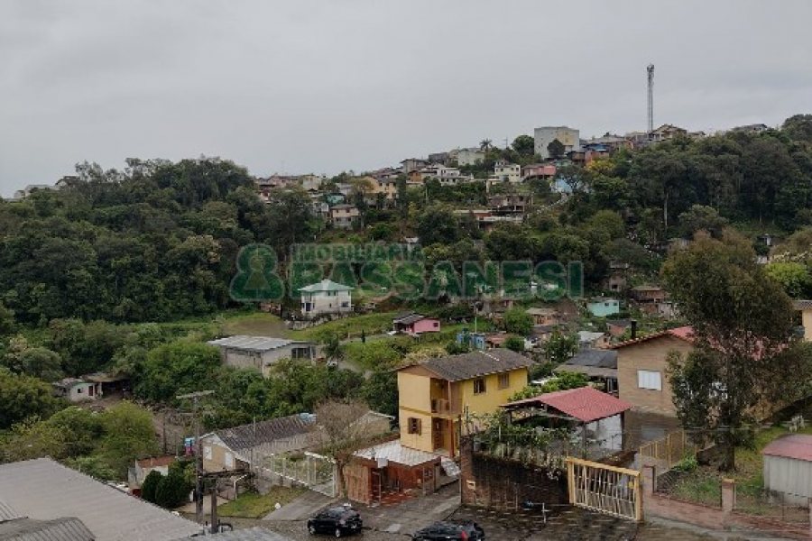 Apartamento com 56m², 2 dormitórios, 1 vaga, no bairro Kayser em Caxias do Sul para Alugar