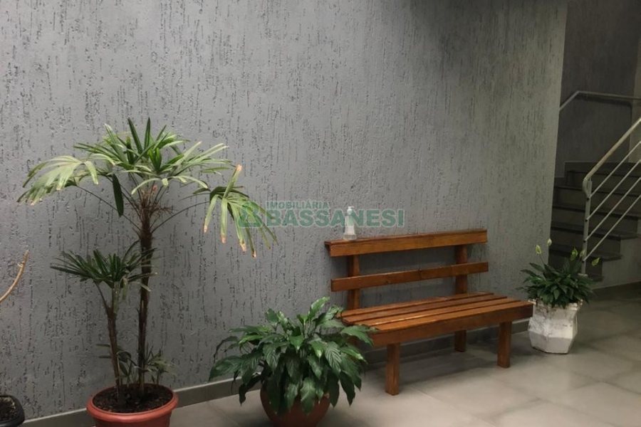 Apartamento com 56m², 2 dormitórios, 1 vaga, no bairro Kayser em Caxias do Sul para Alugar