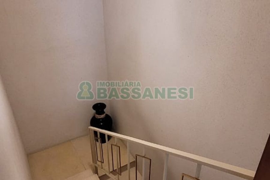 Casa com 1000m², 8 dormitórios, 3 vagas, no bairro Lourdes em Caxias do Sul para Alugar ou Comprar