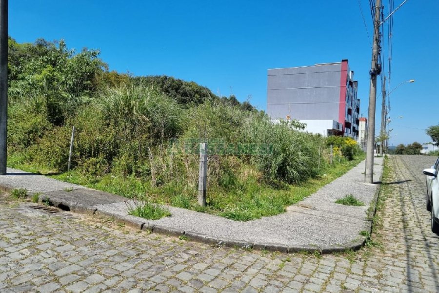 Terreno com 304m², no bairro Desvio Rizzo em Caxias do Sul para Comprar