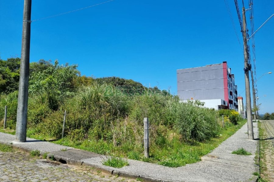 Terreno com 304m², no bairro Desvio Rizzo em Caxias do Sul para Comprar