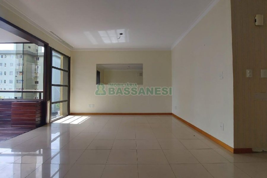 Apartamento com 100m², 3 dormitórios, 2 vagas, no bairro São Pelegrino em Caxias do Sul para Comprar