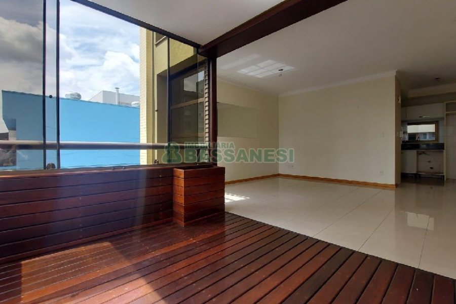 Apartamento com 100m², 3 dormitórios, 2 vagas, no bairro São Pelegrino em Caxias do Sul para Comprar