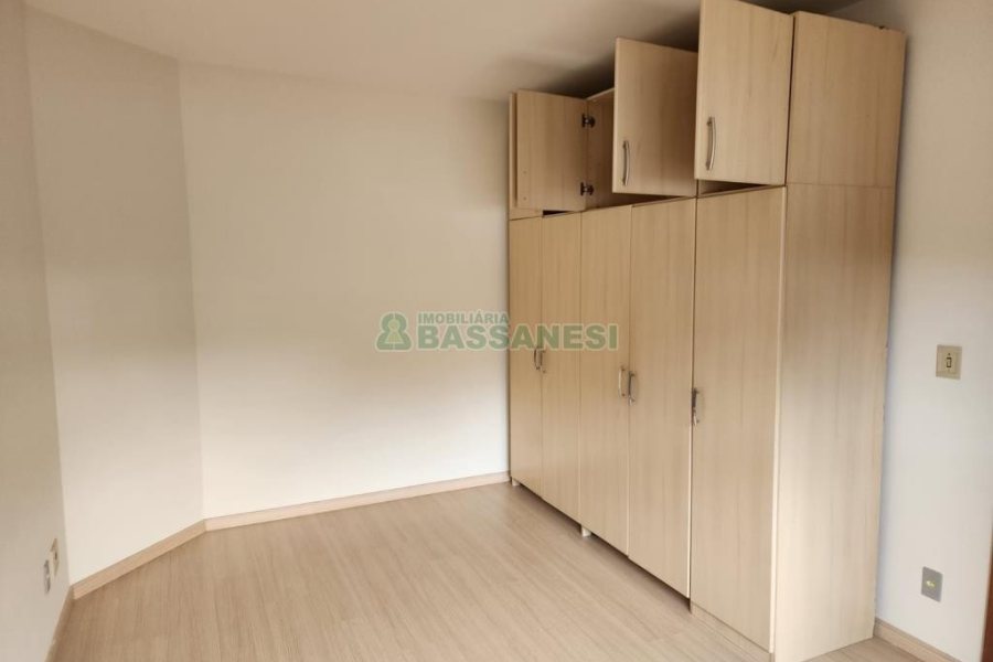 Apartamento com 58m², 1 dormitório, 1 vaga, no bairro Desvio Rizzo em Caxias do Sul para Alugar ou Comprar