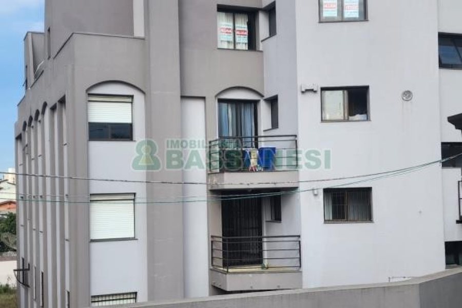 Apartamento com 58m², 1 dormitório, 1 vaga, no bairro Desvio Rizzo em Caxias do Sul para Alugar ou Comprar