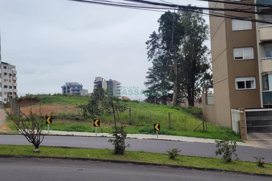 Terreno, no bairro Jardim América em Caxias do Sul para Comprar