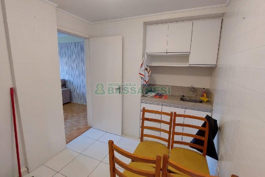 Apartamento com 69m², 2 dormitórios, 1 vaga, no bairro Centro em Caxias do Sul para Alugar