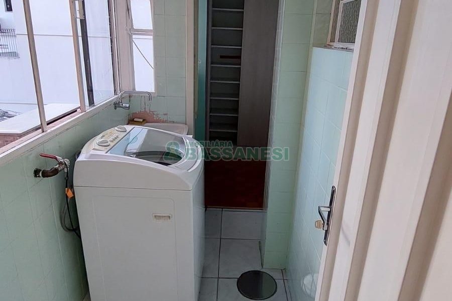 Apartamento com 69m², 2 dormitórios, 1 vaga, no bairro Centro em Caxias do Sul para Alugar